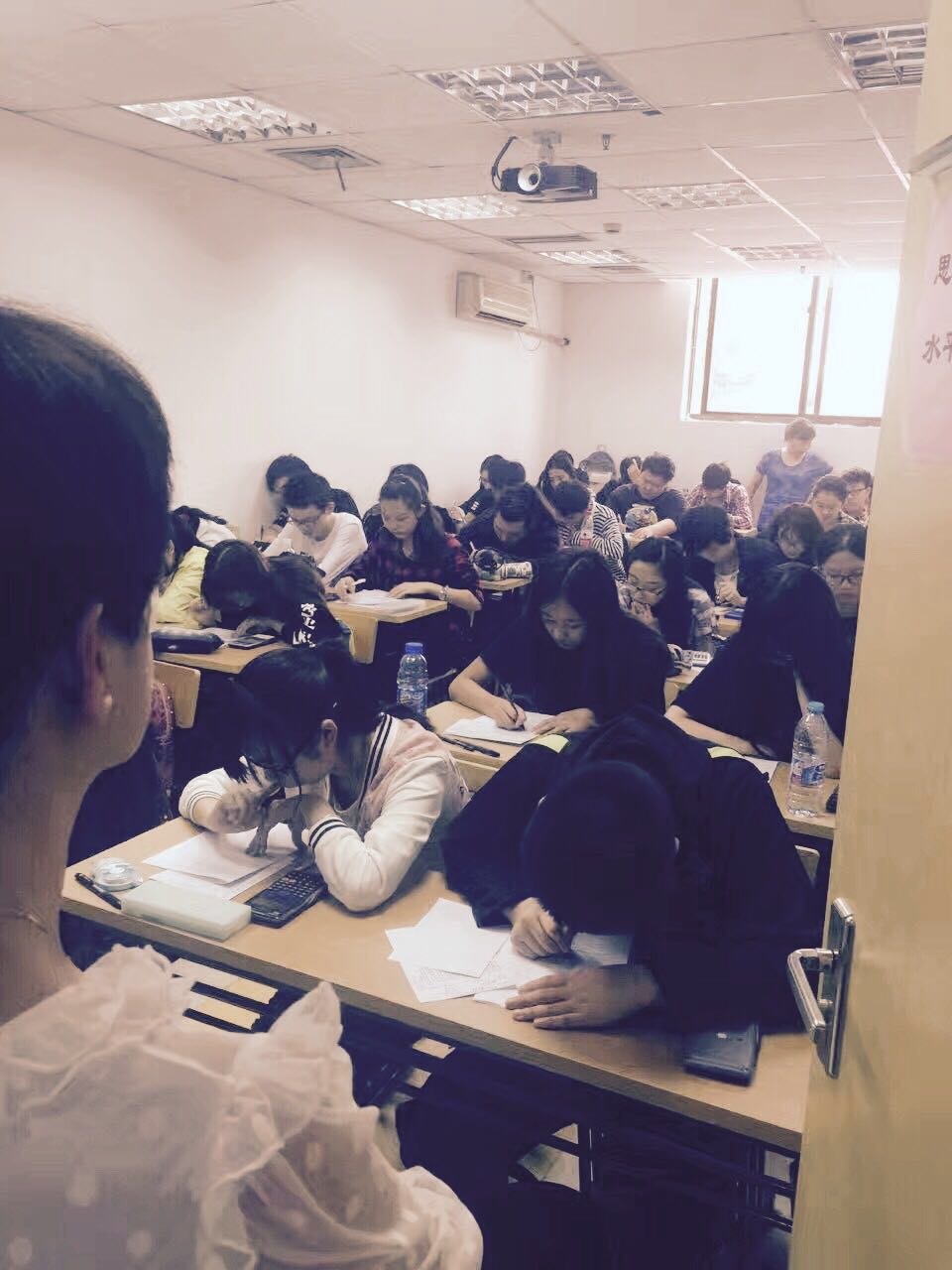 上海輔導班