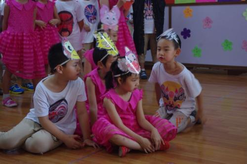 為什么要從小給孩子報讀英語補習(xí)班？有什么好處